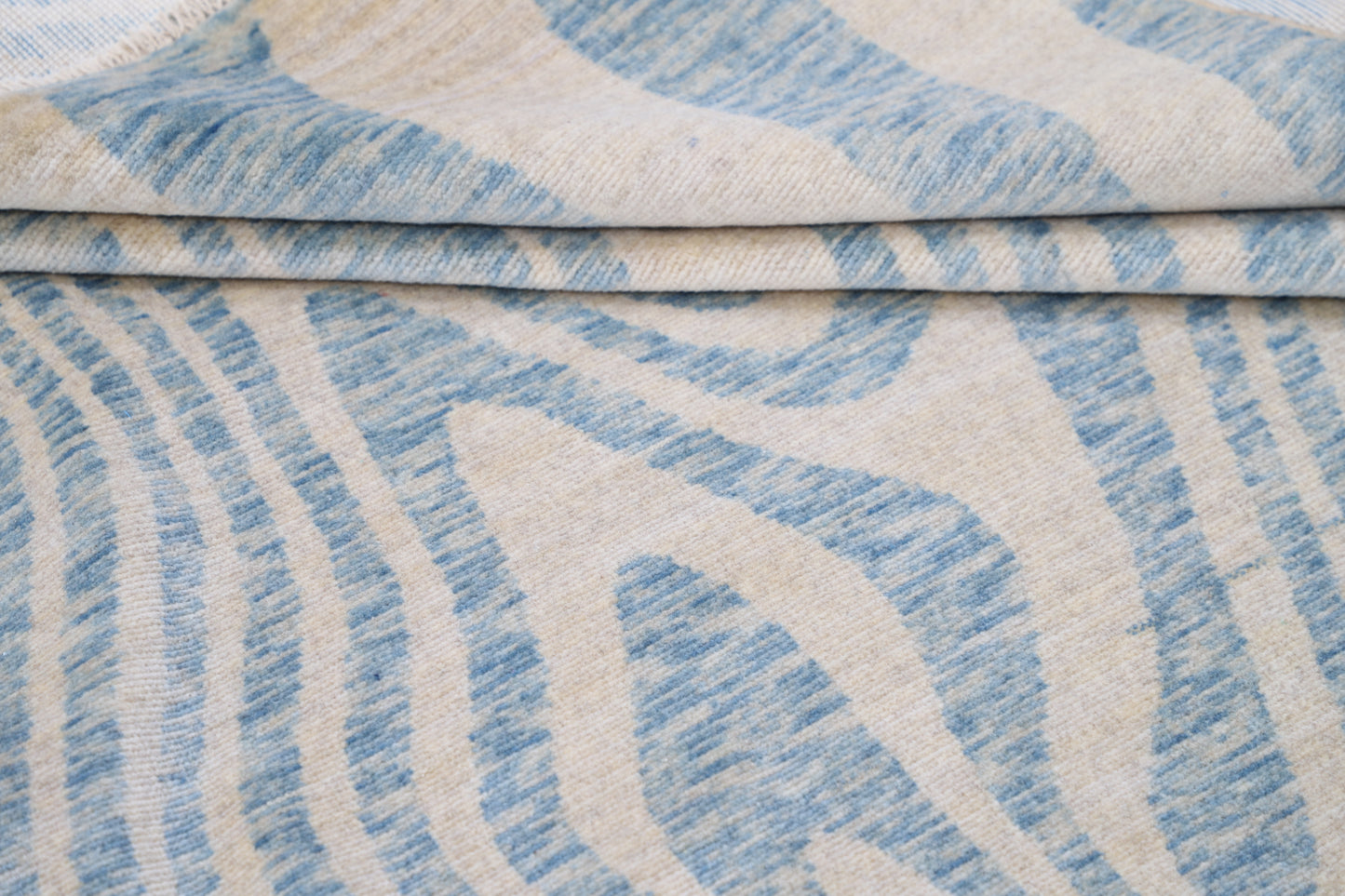 Modern Hand Crafted Woolen Rug 7'9" X 9'1"