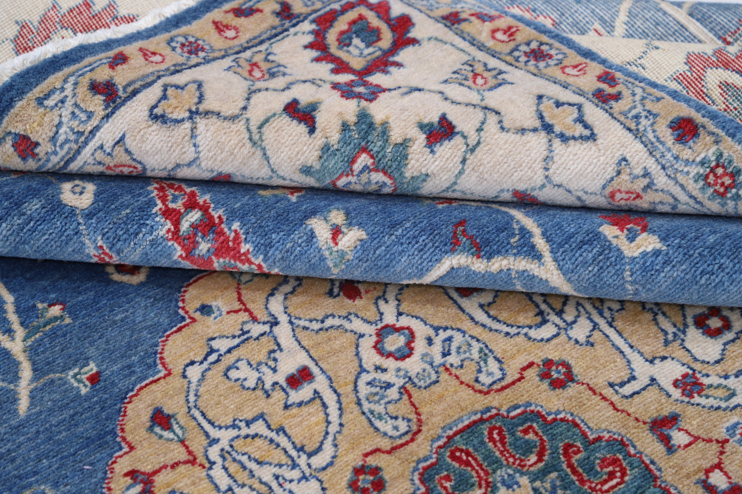 Pasha Hand Crafted Woolen Rug 7'1" X 9'5"