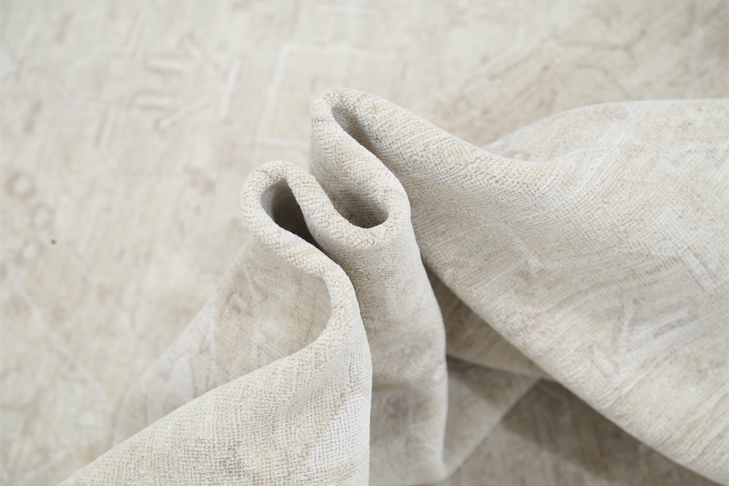 Serenity Hand Knotted Woolen Rug 6'1" X 8'6"