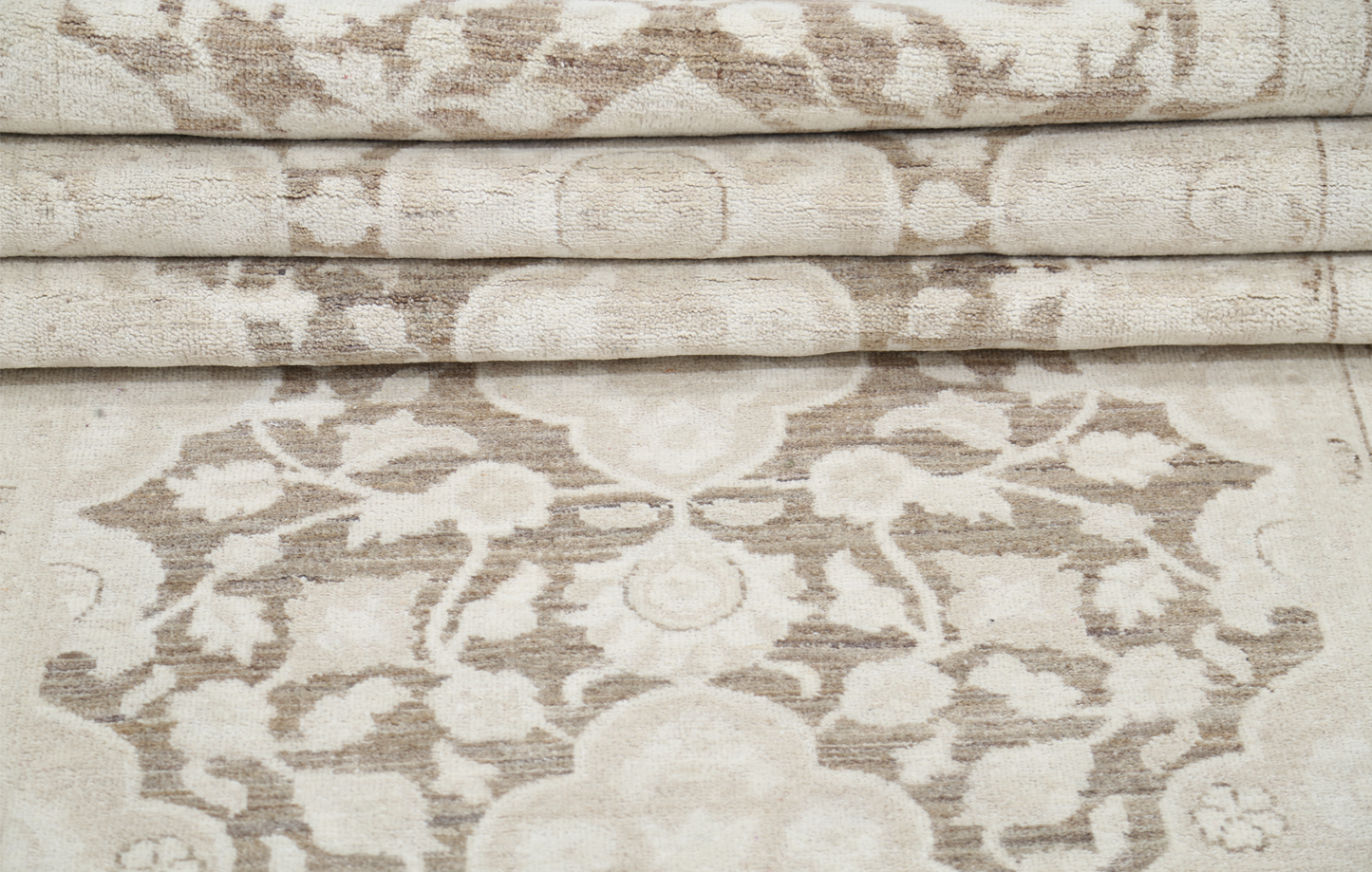 Serenity Hand Knotted Woolen Rug 4'0" X 29'9"