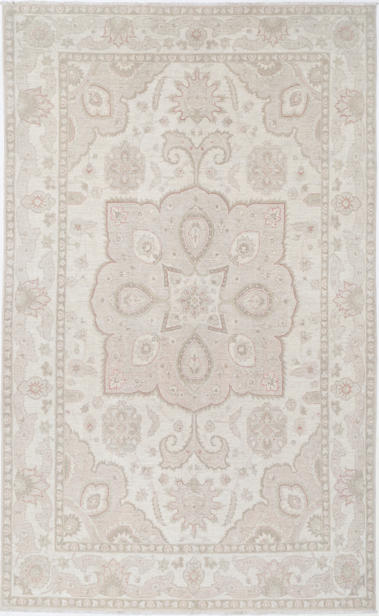 Ariana Hand Knotted Wool Rug 6' 3" X 10' 5" 6' 3" X 10' 5" (191 X 318) / Ivory / Wool