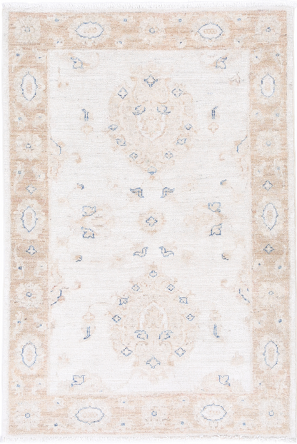 Serenity Hand Knotted Wool Rug 2' 6" X 3' 9" 2' 6" X 3' 9" (76 X 114) / Ivory / Wool